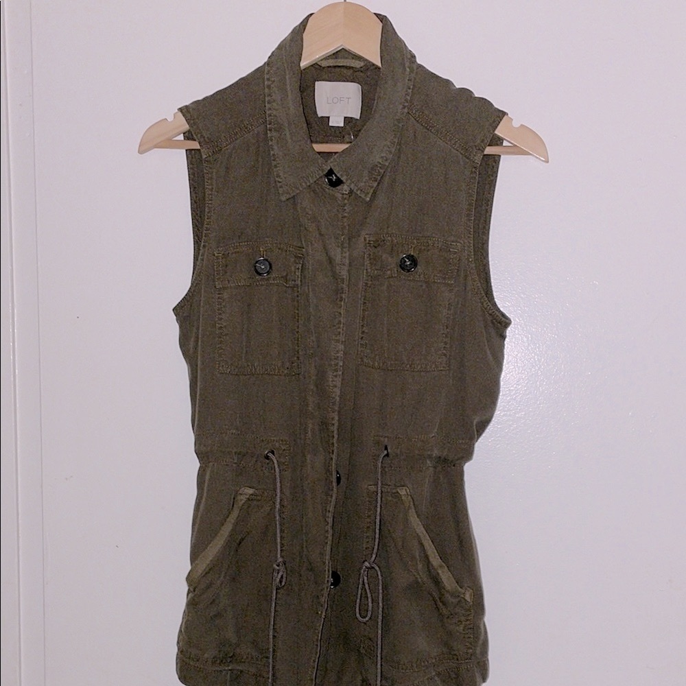 LOFT Olive Sleeveless Jacket, women’s Small perfect 4 layering NWT
